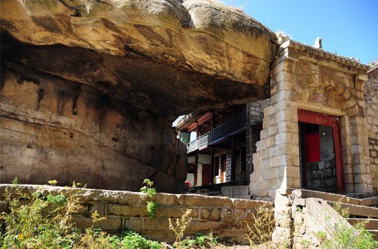 Monasterio en la vía ferrata más peligrosa del mundo - Hua Shan