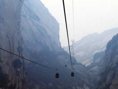 La via ferrata más peligrosa del mundo en China