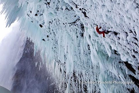 Helmcken Falls Spray Cave