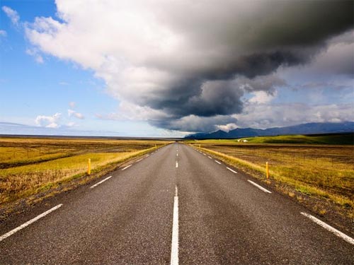 Fondo de escritorio de una carretera en Islandia