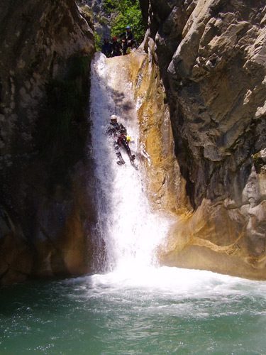 Salto en barrancos